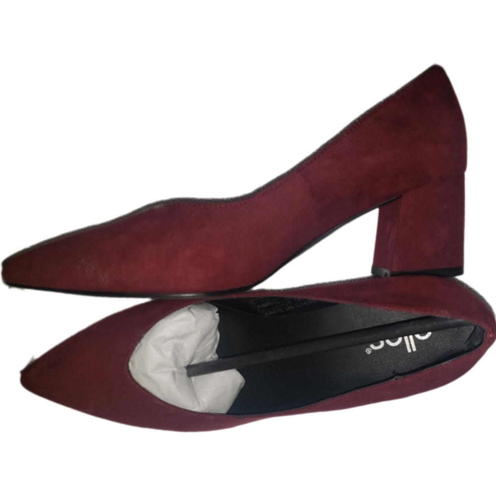 Ellos gorgeous deep red heels in size 8